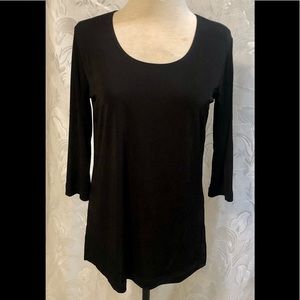 Carolyn Strouss Black Scoop Neck Long Sleeve Shirt